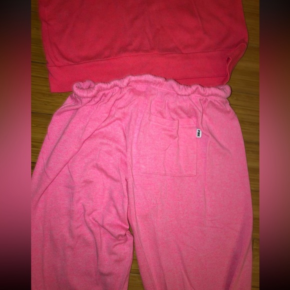 Victoria’s Secret pink xs hoodie and pants set; mismatch colors! - Picture 10 of 10